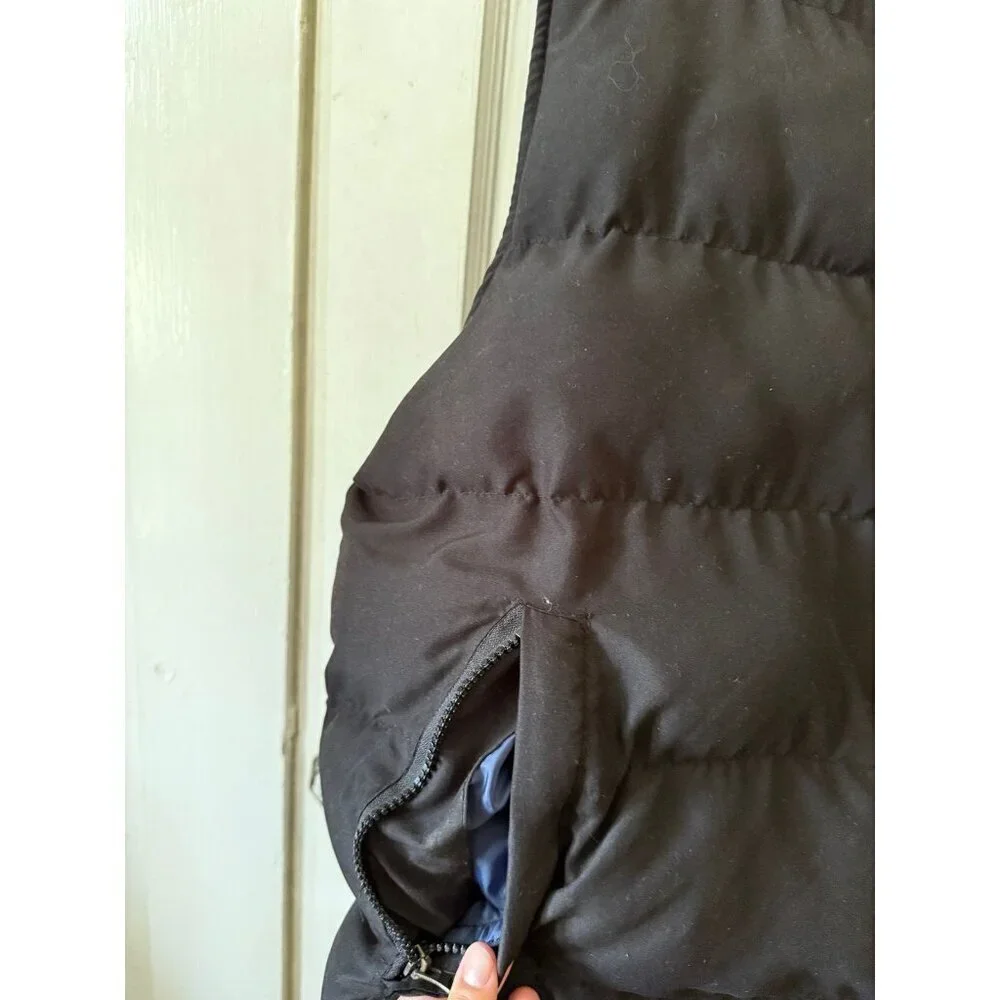 St John’s Bay men’s size large black vest